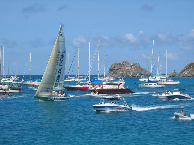 4-29-06 St. Barts Ag2r race boat coming in